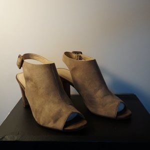 Kelly and Clarke heels